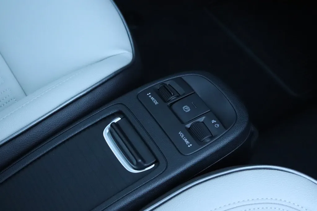Fiat 500e La Prima by Bocelli 42 kWh | JBL | Winter | Camera | 17′