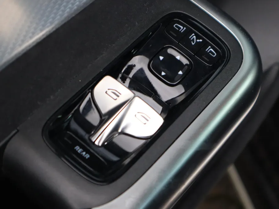 Mercedes-Benz CLA 200 Business Solution AMG