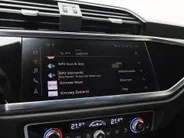 Audi Q3 Sportback 45 TFSIe 180kW/245PK S Line · Panoramadak · Trekhaak · Sonos soundsystem · Garantie t/m 04-04-2029 of 100000km.