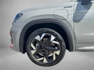 Škoda Kodiaq Sportline Business 1.5 TSI PHEV 150 kW / 204 PK | Steel Grey | 19'' tirsuli aero velgen | Trekhaak wegklapbaar | 4000,- inruilvoordeel!!