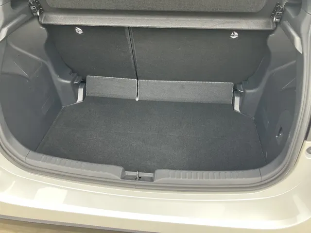Toyota Yaris 1.5 Hybride Selection | Bi-Tone | Apple Car-play | Stoelverw