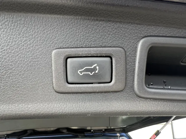 Subaru Forester 2.0 Premium Automaat | Trekhaak | All Season Banden | Elek. Schuif/Kantel Dak |17' LM Velgen | Navigatie