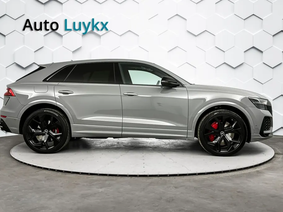 Audi RSQ8 4.0 TFSI RS Q8 Quattro | Panoramadak | Luchtvering | 23'' L.M. Velgen