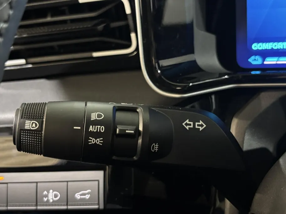 Renault 4 Comfort Range Iconic 52 kWh Automaat | DEMO | Elektrische Klep | Zwarte Motorkap | Camera | Adaptive Cruise Control | Parkeersensoren | Apple CarPlay/Android Auto |