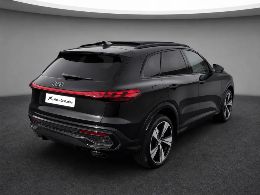 Audi Q5 2.0 TFSI e-hybrid 299pk quattro S edition · SOH 97,1% · Panoramadak · 360° Camera + parkeersensoren · Apple/Android Car Play · Fabrieksgarantie t/m 22-09-2029 of 100.000Km