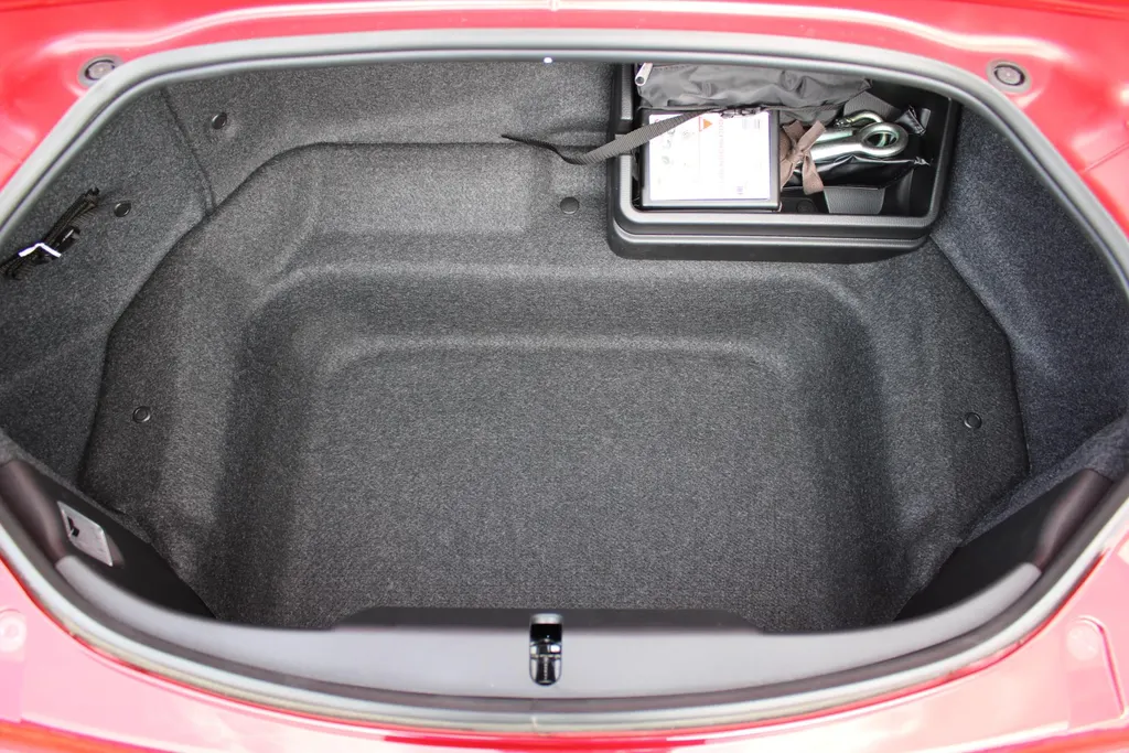 Mazda MX-5 2.0 SkyActiv-G 6AT 184PK Kizuna | Automaat | Leder | CAmera | Bose Audio | Nu met extreem hoge korting! |