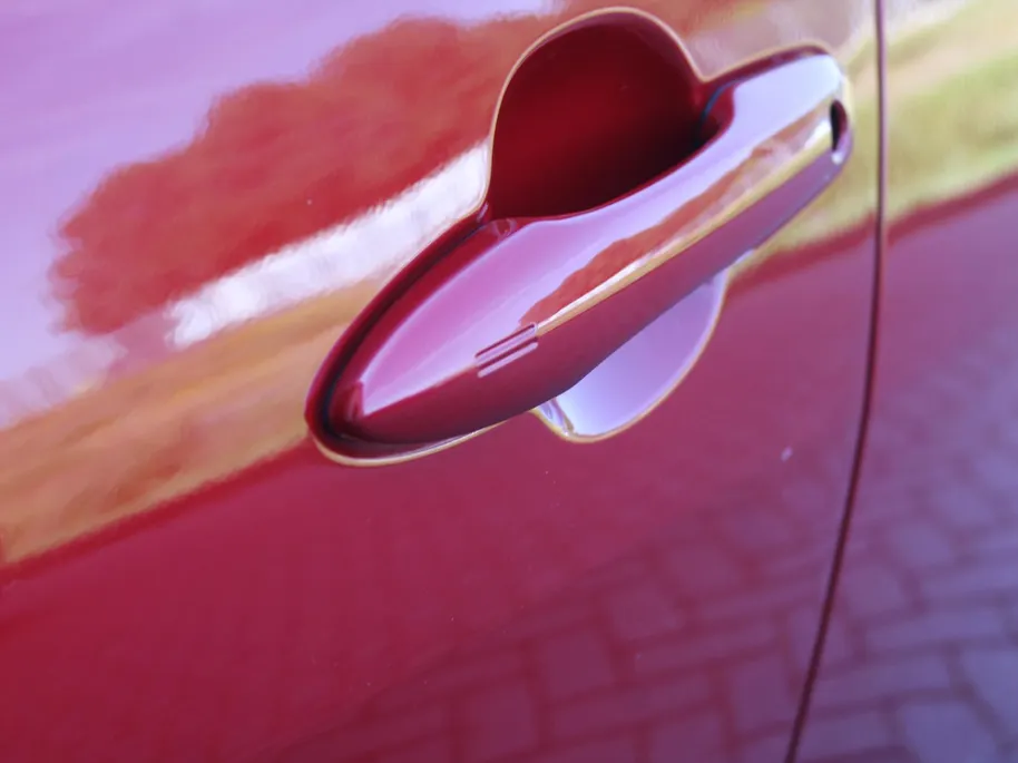 Mazda 2 Hybrid 1.5 Select | Trekhaak | Stuur-/stoelverwarming | Camera | HUD | Telefoonlader | Dodehoek detectie | Cruise adapt. | Clima | 16' LM |