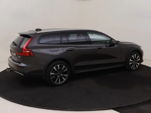 Volvo V60 Cross Country 2.0 B5 AWD Plus Bright | 360° camera | Harman/Kardon