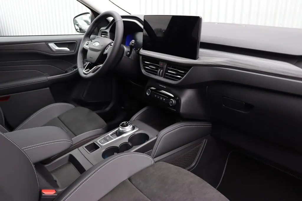 Ford Kuga 2.5 PHEV Active X | Nieuw te bestellen | Tot €4.000,- korting | 2100kg trekgewicht | 0,99% rente Ford Options!