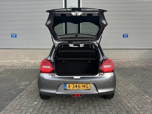 Suzuki Swift 1.2 Select Smart Hybrid | Armsteun | Apple Carplay & Android Auto | 16' LM Velgen | Airco | Dealer onderhouden