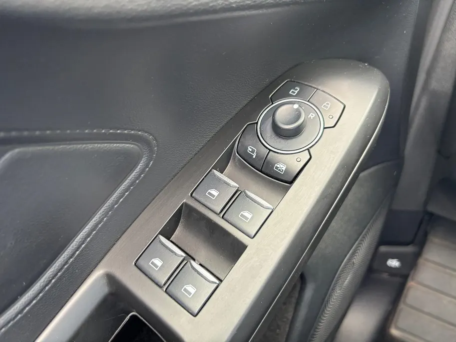 Ford Focus Wagon 1.0 EcoBoost Hybrid Titanium 155PK Automaat | NL-Auto | 1e Eigenaar | Navigatie | Climate Control | Parkeersensoren | Privacy Glass