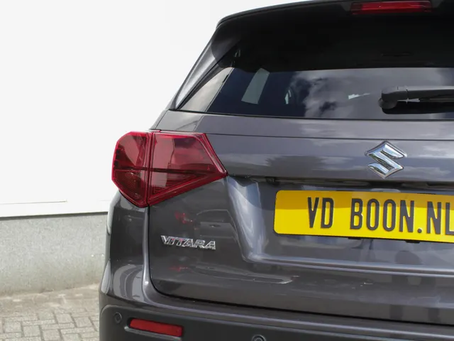 Suzuki Vitara 1.4 Boosterjet Style Smart Hybrid | Alle kleuren leverbaar!
