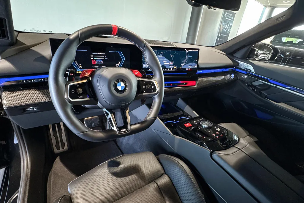 BMW M5 Sedan 
