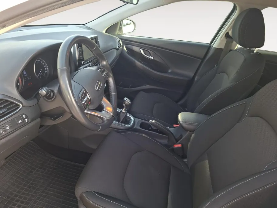 Hyundai i30 Wagon 1.0 T-GDI Comfort | Navigatie | Cruise | NU Rijklaarprijs! Incl.12 Maanden, APK, Onderhoudsbeurt etc! Premiumpakket gratis!