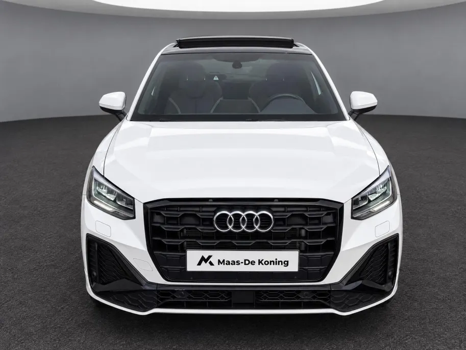Audi Q2 35 TFSI/150PK S Line · Panoramadak · SONOS Audio ·  Camera · Apple/Android Car Play · Leder