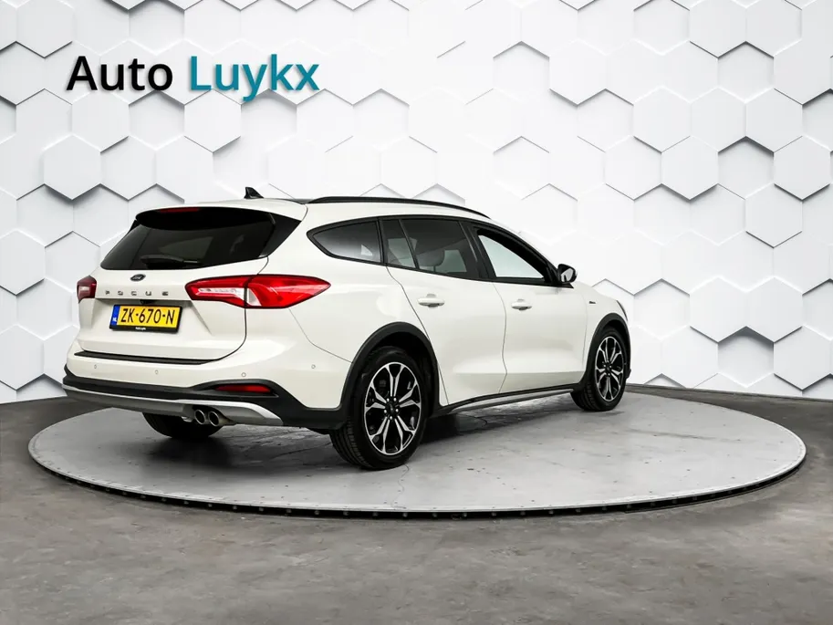 Ford Focus Wagon 1.5 EcoBoost Active Business Automaat | Panoramadak | 18'' L.M. Velgen | Elektrische Achterklep