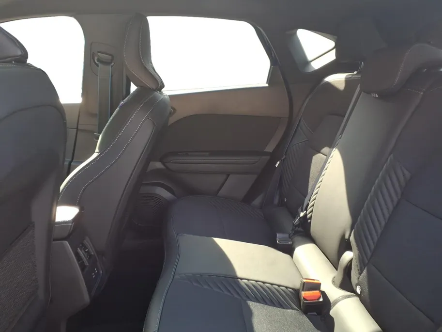 Renault Captur 1.8 E-Tech full hybrid 160 esprit Alpine voorraad auto  met 2000,- korting , alle opties, Pack Privilège , Pack Light & Sound ,Apple Carplay/Android Auto , lichtmetalen velgen 19' , elektrisch glazen panorama-dak , voorstoelen verwarmd , enz