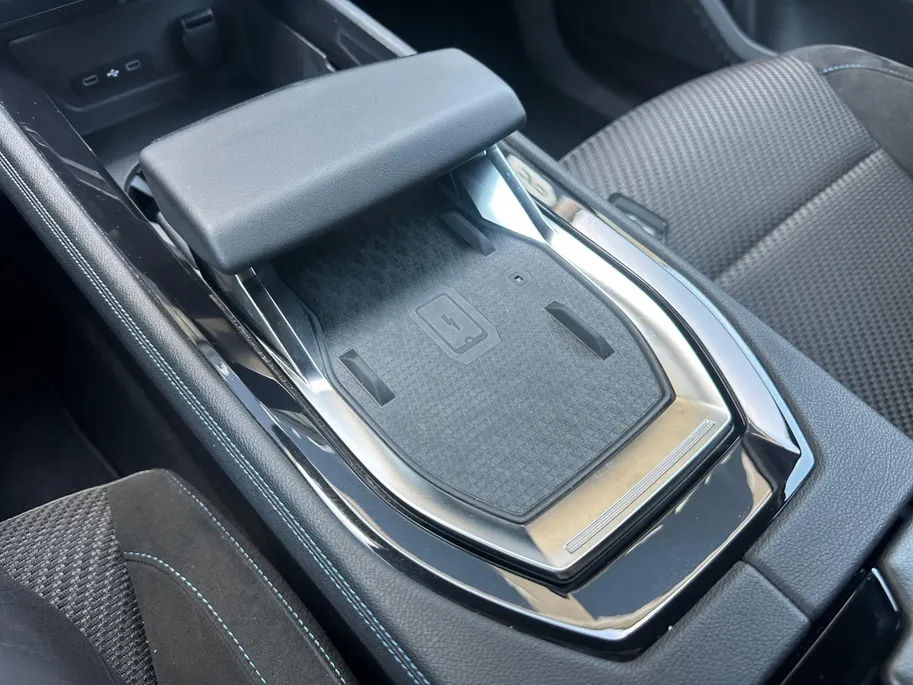 Renault Espace E-Tech full hybrid 200 esprit Alpine 5p. | Automaat | Apple Carplay & Android Auto | Head Up Display | Camera | Stuurverwarming | Apple Carplay & Android Auto | 12 Maanden BOVAG Garantie
