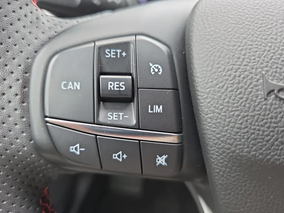 Ford Focus Wagon 1.0 EcoBoost Hybrid ST Line | Navigatie | Winterpakket | Parkeersensoren | Cruise Control | Android Auto/ Apple Carplay | 12 maanden garantie