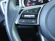 Kia XCeed 1.5 T-GDI MHEV DynamicLine | Android Auto/Apple Carplay | Stoel-/stuurverwarming | 16' LM | Camera | Zeer weinig km |