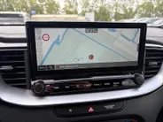 Kia Ceed Sportswagon 1.0 T-GDi GT-Line Business Edition | *1E EIGENAAR | FABRIEKSGARANTIE | APPLE CARPLAY/ ANDROID AUTO | JBL SOUND | STOF/LEDER | NAVI | CAMERA | LMV | ETC…