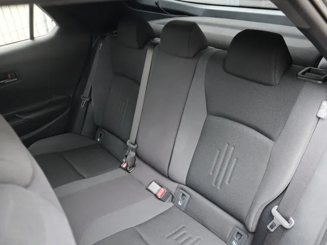 Toyota C-HR 2.0 PHEV 220 First Edition | Trekhaak | Stuur en stoelverwarming VERKOCHT
