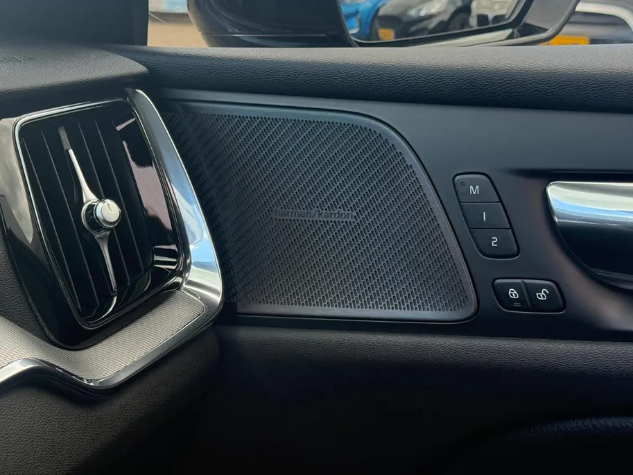 Volvo S60 2.0 T8 AWD Polestar Engineered | Dealer onderhouden | 405pk PHEV |  360 Camera | Schuif/Kantel Dak | Lederen Bekleding | Memory seats | Full Optie! | 12 maanden garantie! |