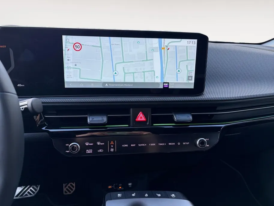 Kia EV6 GT-Line Business Edition 84 kWh | Rijdende Demo ! | Draadloos Apple Carplay / Android Auto | Navigatiesysteem | Elektrisch Verstelbare voorstoelen | Licht + Regensensor | Stoelverwarming+ Stoelkoeling  | Stuurverwarming | Elektrisch Bedienbare Achterklep 