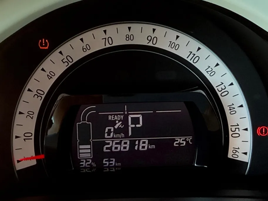 Renault Twingo Z.E. R80 E-Tech Equilibre 22 kWh Apple Carplay/Android Auto , parkeersensor achter  , airco (automatisch) , usb , tel , multimedia scherm klein .