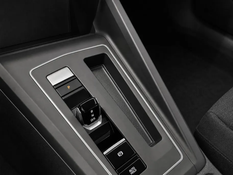 Volkswagen Golf Life Edition 1.5 eHybrid 204 PK 6 versn. DSG · Draadloze telefoonlader · Achteruitrijcamera · Privatelease Van 594,- voor  472,- obv 24 maanden! · Prijs is inclusief inruilpremie · MEGA SALE