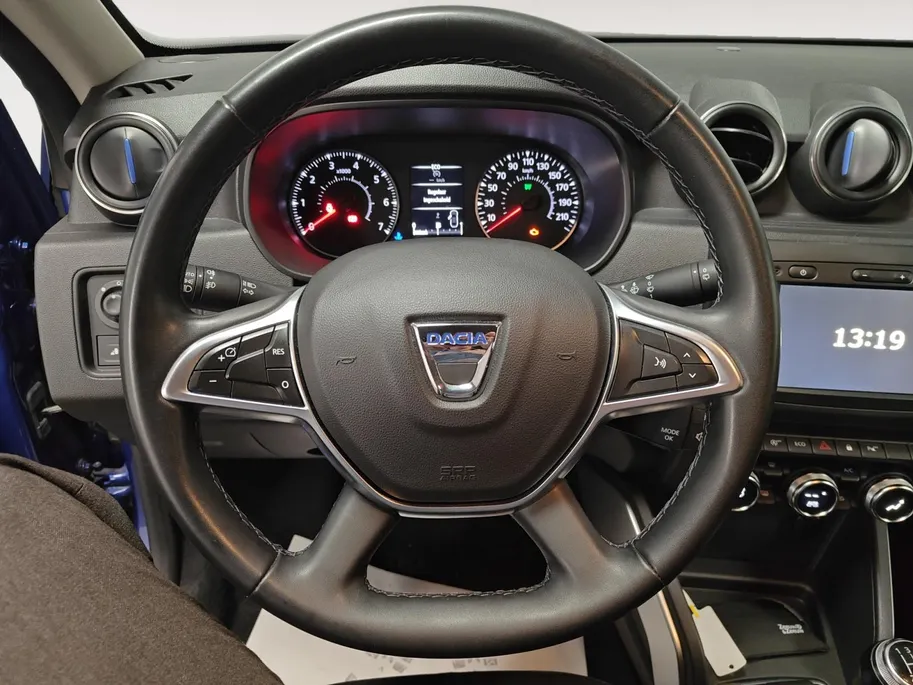 Dacia Duster 1.0 TCe Bi-Fuel Serie Limitee 15th Anniversary NAVI AIRCO CAMERA PARKEERSENSOREN CRUISE CONTROLE LM VELGEN HOGE INSTAP  ZEER MOOIE AUTO OP LPG 12 MAANDEN GARANTIE