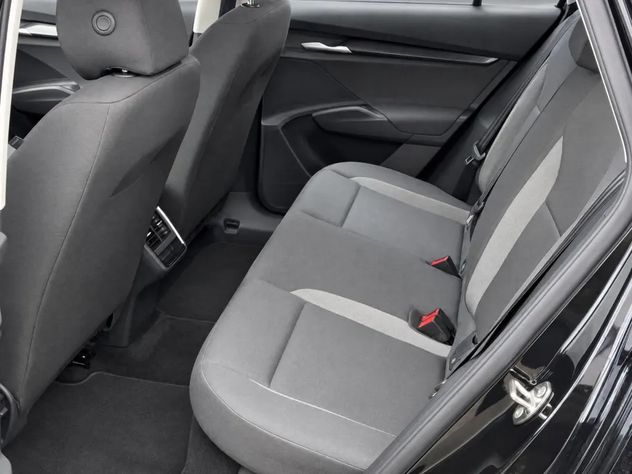 Škoda Elroq 60 204pk Selection · SOH 98,3% · Camera · Apple/Android Car Play · P-Sensoren · Cruise Control · Dodehoek Detectie · 19'' Inch · Apple/Android Car Play ·