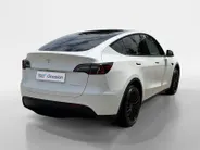 Tesla Model Y 351PK Long Range AWD 75 kWh Automaat | 1e eigenaar | Panoramadak | Basic Autopilot | 360 Camera | Stoelverwarming | Leder | Elektrische Achterklep | Elektrische Stoelen | Full LED |