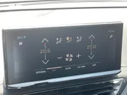Peugeot 5008 1.2 Hybrid 136 GT *Automaat*Navi+Camera*Climate*Parc Assist*7 Stoelen*RIJK UITGERUST!