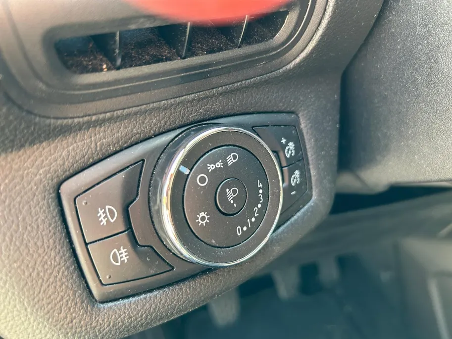 Ford B-MAX 1.0 EcoBoost Style | Super Praktisch! | Navigatie | Parkeersensoren | Climate Control | NU Rijklaarprijs! Incl. 12 maanden garantie, APK, Onderhoudsbeurt etc. Premiumpakket gratis! |