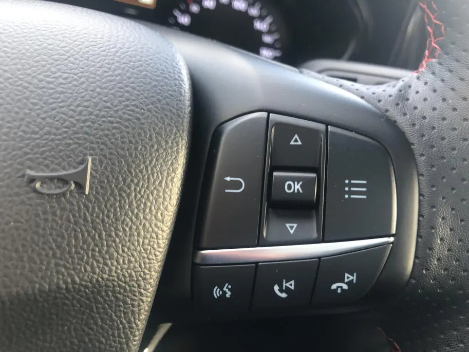 Ford Focus Wagon 1.0 EcoBoost Hybrid ST Line GROOT NAVIGATIESCHERM.