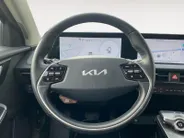 Kia EV6 Air 58 kWh | Climate control | Navigatie | Parkeercamera | LM-velgen 19 inch | Adaptive cruise control | Line-assist | Dodehoek detectie |