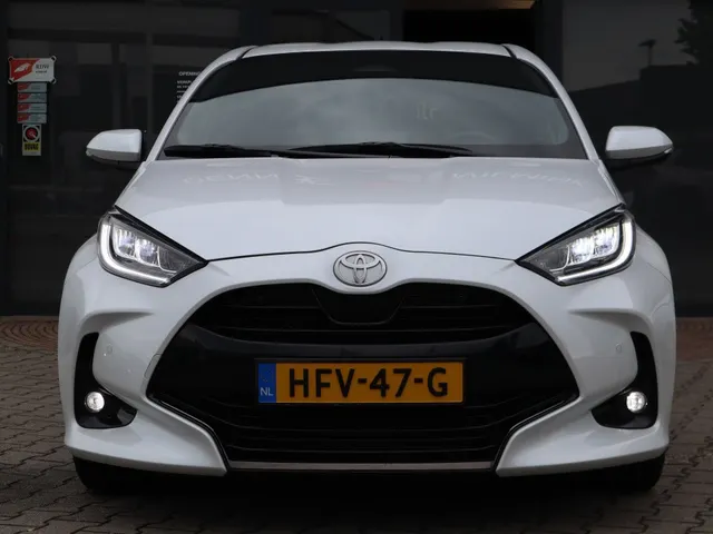 Toyota Yaris 1.5 Hybrid 130 Executive JBL | Head-up | Stuur en stoelverwarming VERKOCHT