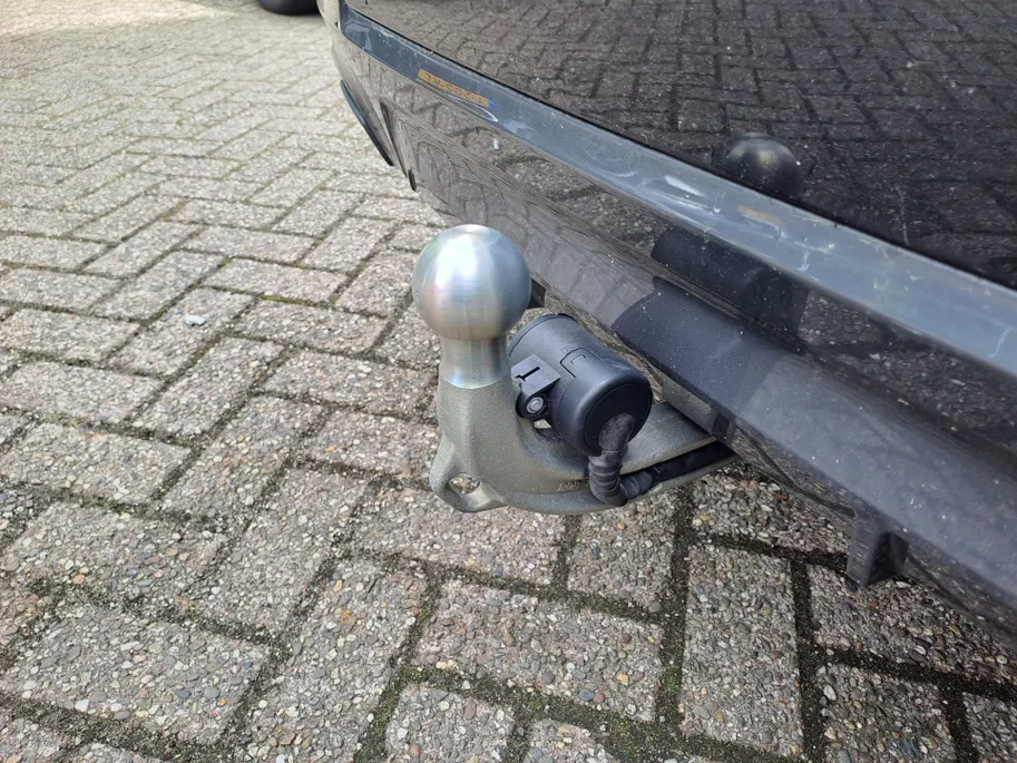 BMW 5 Serie Touring 530e xDrive M SPORT | Pano | Harman Kardon | 360 Camera | Head up | Elektrisch Wegklapbare Trekhaak | Voorstoelen verwarmd | Navigatie | Apple Carplay/Android Auto | Leer