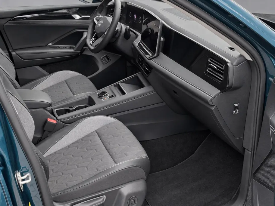 Volkswagen Tiguan 1.5 eHybrid 204pk DSG Life · 360 Camera · Wegklapbare Trekhaak · Dodehoek Detectie · Stoel-& Stuurverwarming · 17'' Inch · Garantie t/m 14-12-2030 of 100.000km