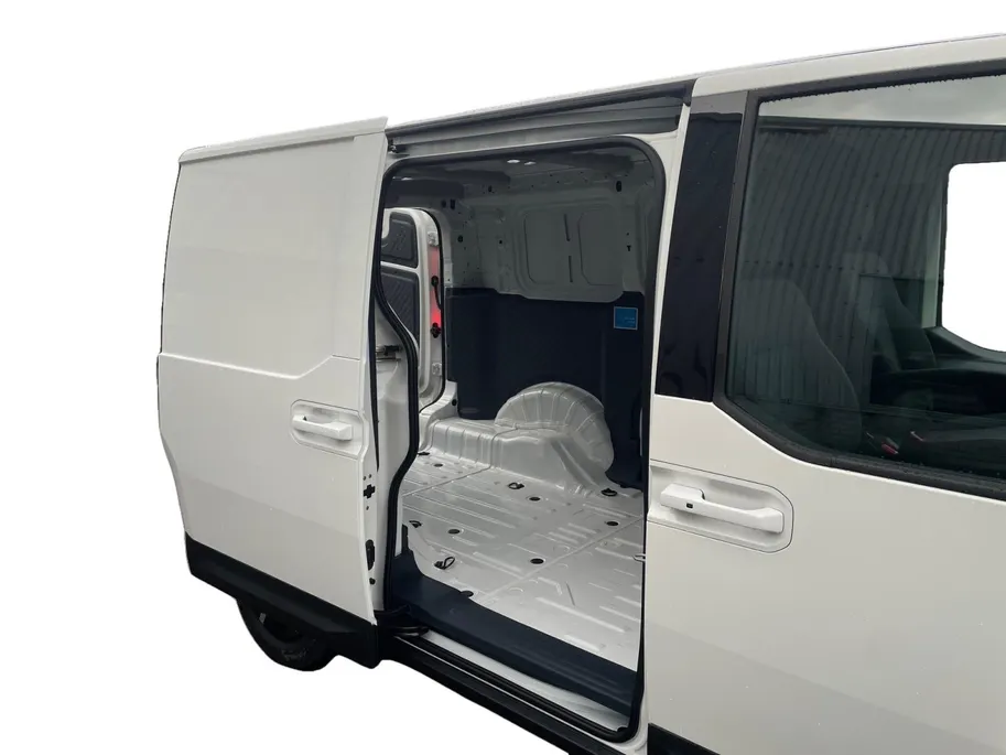 Kia PV5 L2H1 Plus 51.5 kWh | Stoel verwarming | Navigatie |  Climate control | All-Season banden |  4,420L inhoud | DEMO
