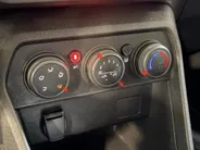 Dacia Sandero Stepway 100PK TCe 100 ECO-G Expression | 1e eigenaar | Trekhaak | Camera | Parkeersensoren | Apple CarPlay/Android Auto | Cruise Control | Licht & Regen Sensor |
