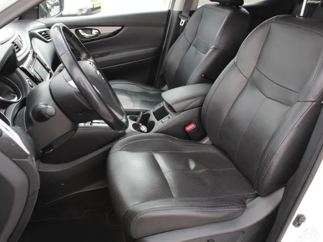 Nissan QASHQAI 1.2 Tekna Automaat | Leder | Panodak | Trekhaak