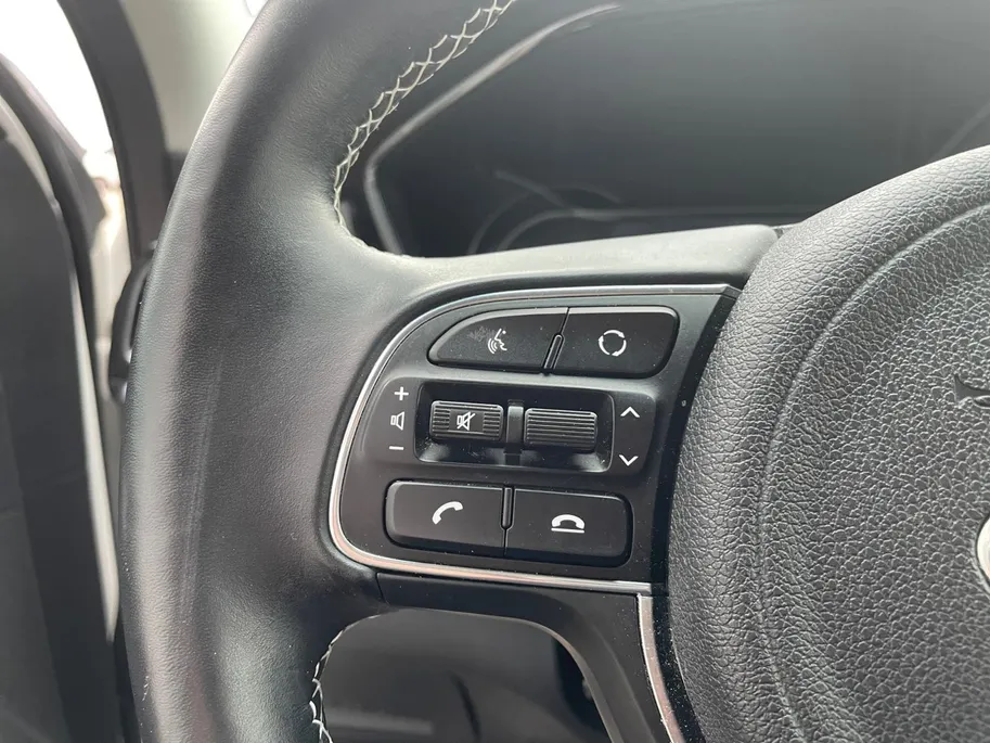 Kia e-Niro ExecutiveLine 64 kWh | SOH 100% | Warmtepomp | Navigatie | Adaptive cruise control | Climate control | Apple Carplay & Android Auto | Achteruitrijcamera | Stoel- stuurverwarming |