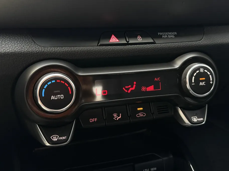 Kia Stonic 1.0 T-GDi MHEV DynamicPlusLine | Apple Carplay / Android Auto | Navigatiesysteem | Stoel + Stuurverwarming | Licht + Regensensor | Parkeersensoren + Camera Achter | Cruise Control | 16' Lichtmetalen Velgen