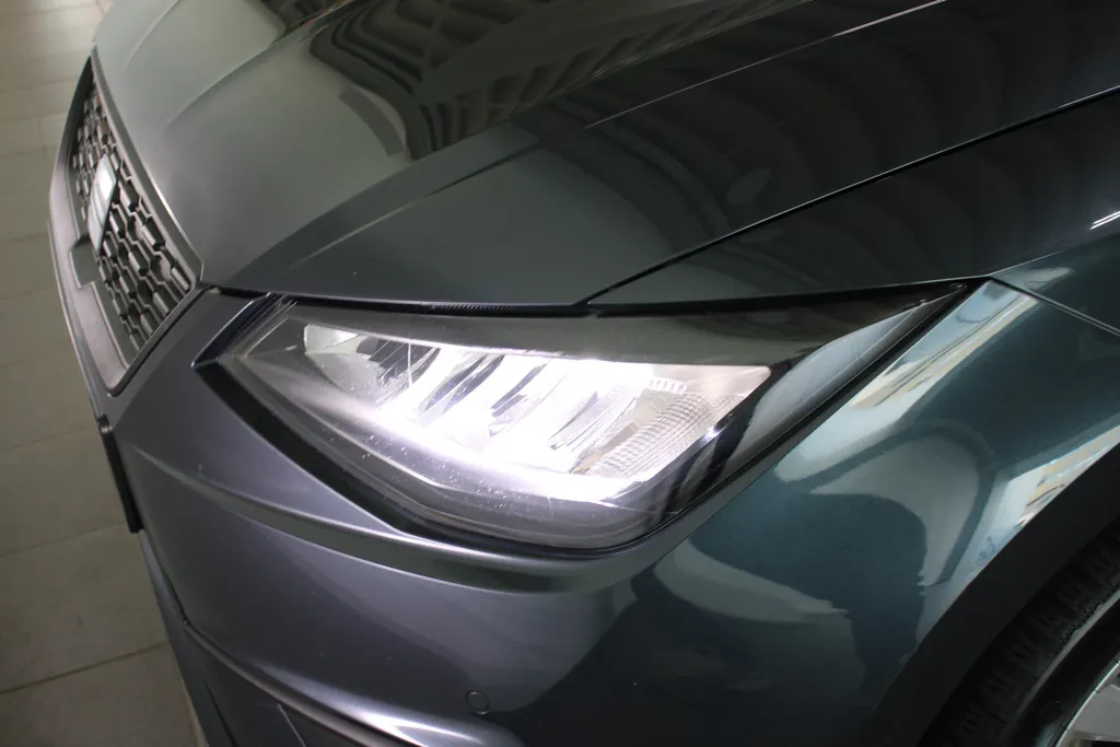 SEAT Ibiza 1.0 EcoTSI Style Business Intense / Stoelverwarming / Beats audio / Parkeersensoren voor + achter /