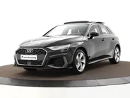 Audi A3 Sportback 40 TFSIe 204pk S-tronic S Edition · Panoramadak · Apple/Android Car Play · Lederen Bekleding · Cruise Control · Navigatie · Stoelverwarming · P-Sensoren · 17'' Inch ·