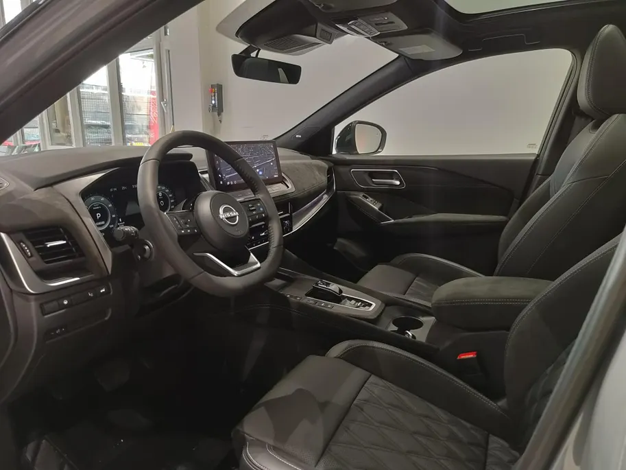 Nissan QASHQAI 1.3 MHEV Xtronic Tekna Plus | 1800KG TREKGEWICHT | €5.000,- VOORRAAD KORTING! | FULL OPTION |