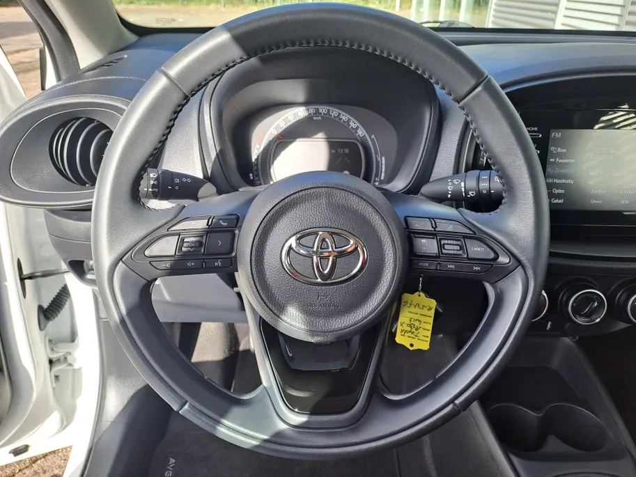 Toyota Aygo X 1.0 VVT-i MT Play | Apple Carplay/Android Auto | Cruise control adaptief | Airco | DAB | Camera