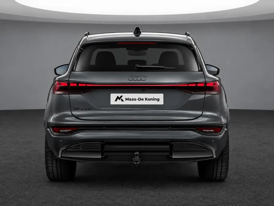 Audi Q6 e-tron S edition 83 kWh 252 PK · Trekhaak elek. wegklapbaar · Optiekpakket zwart · Zwart lederen S-line bekleding